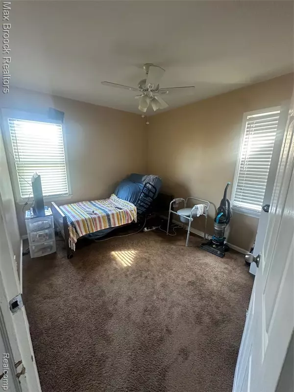 Detroit, MI 48213,12719 Promenade Street