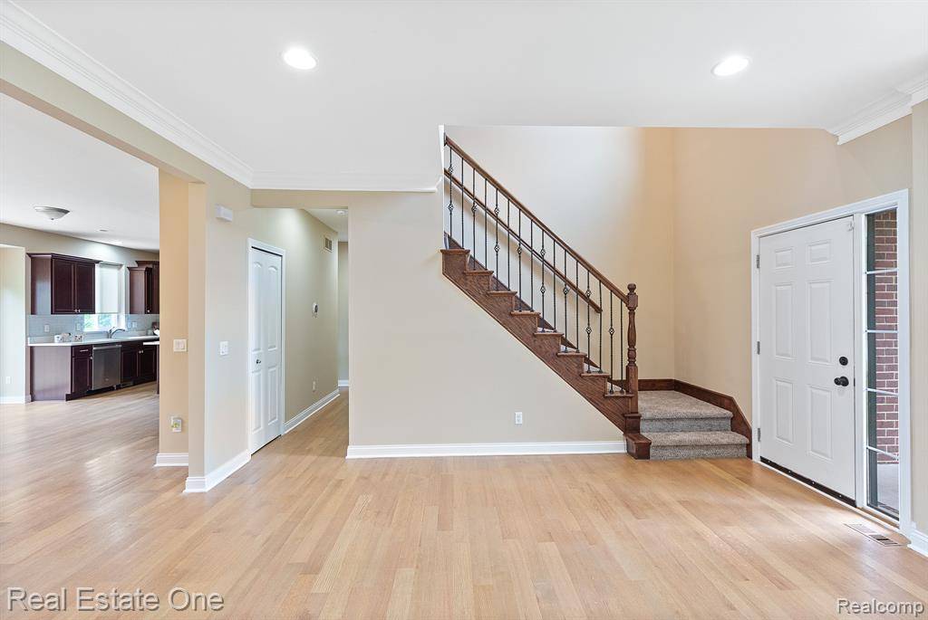 Troy, MI 48084,68 Biltmore Drive