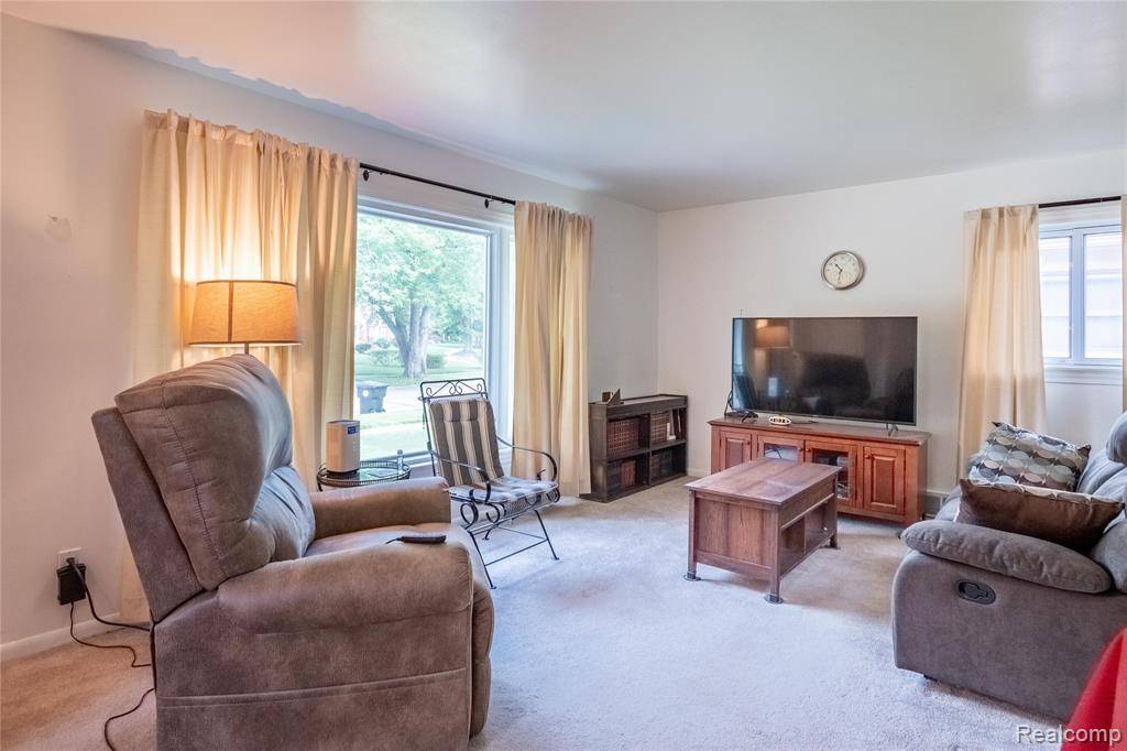 Redford, MI 48239,15654 Denby