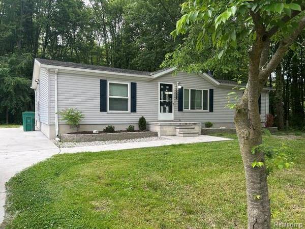 27665 Hiller Street, Harrison Township, MI