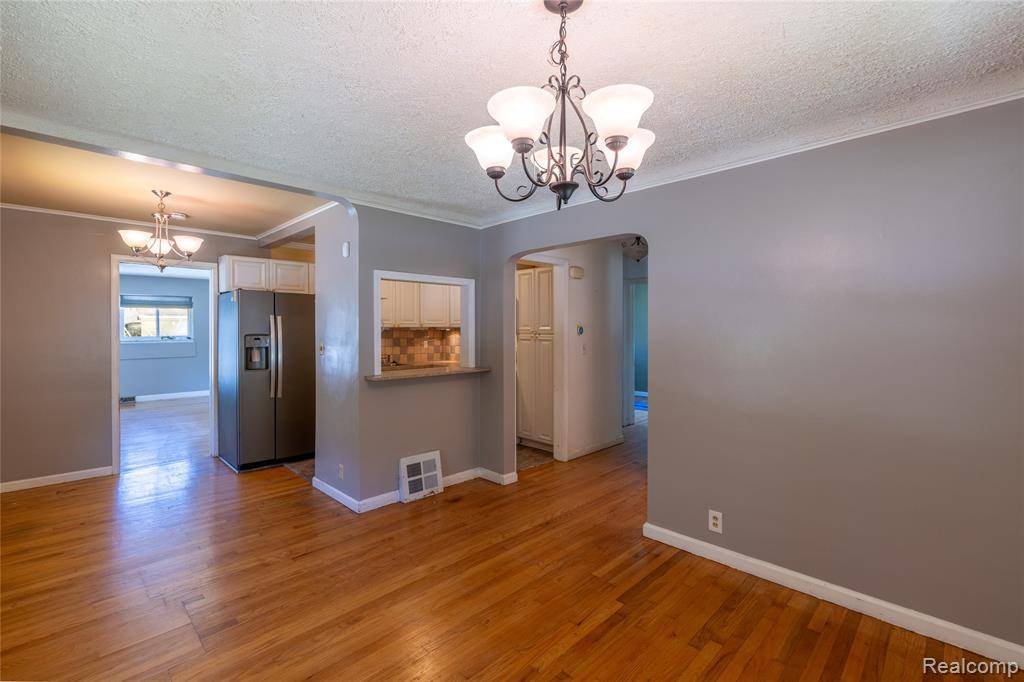 Pontiac, MI 48340,627 Wesbrook Street