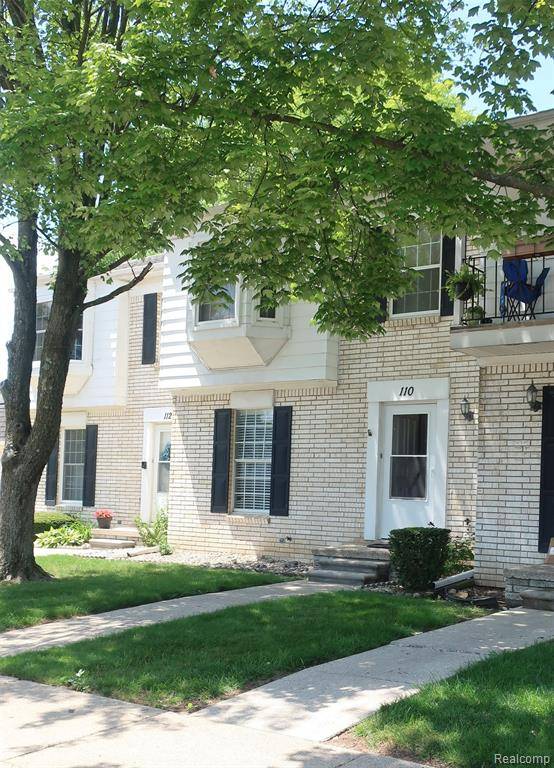 110 Stratford Lane, Rochester Hills, MI 48309