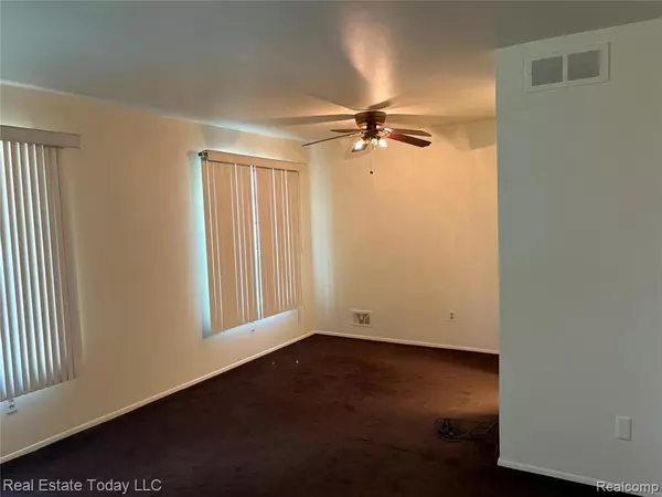 Southfield, MI 48076,30228 Southfield Road