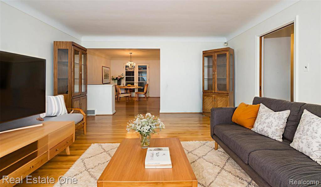 Beverly Hills, MI 48025,31920 Carlelder Street