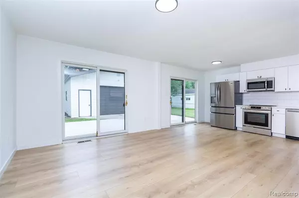 Roseville, MI 48066,15444 Roycroft Street