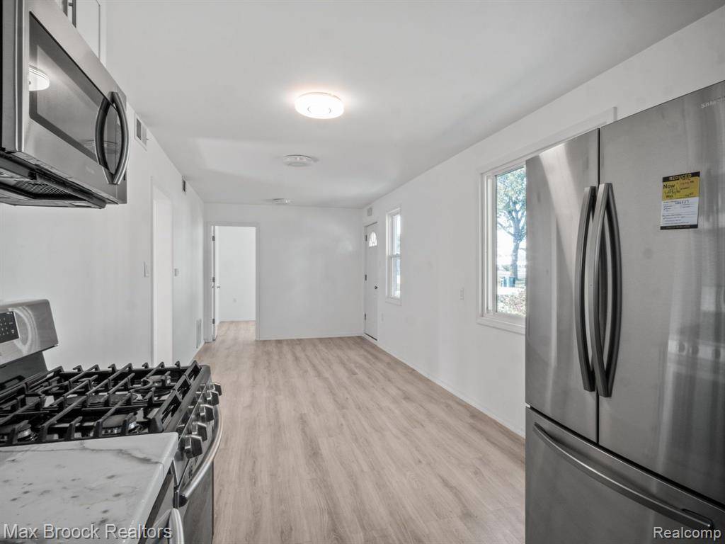 Troy, MI 48083,2028 ISABELL Drive