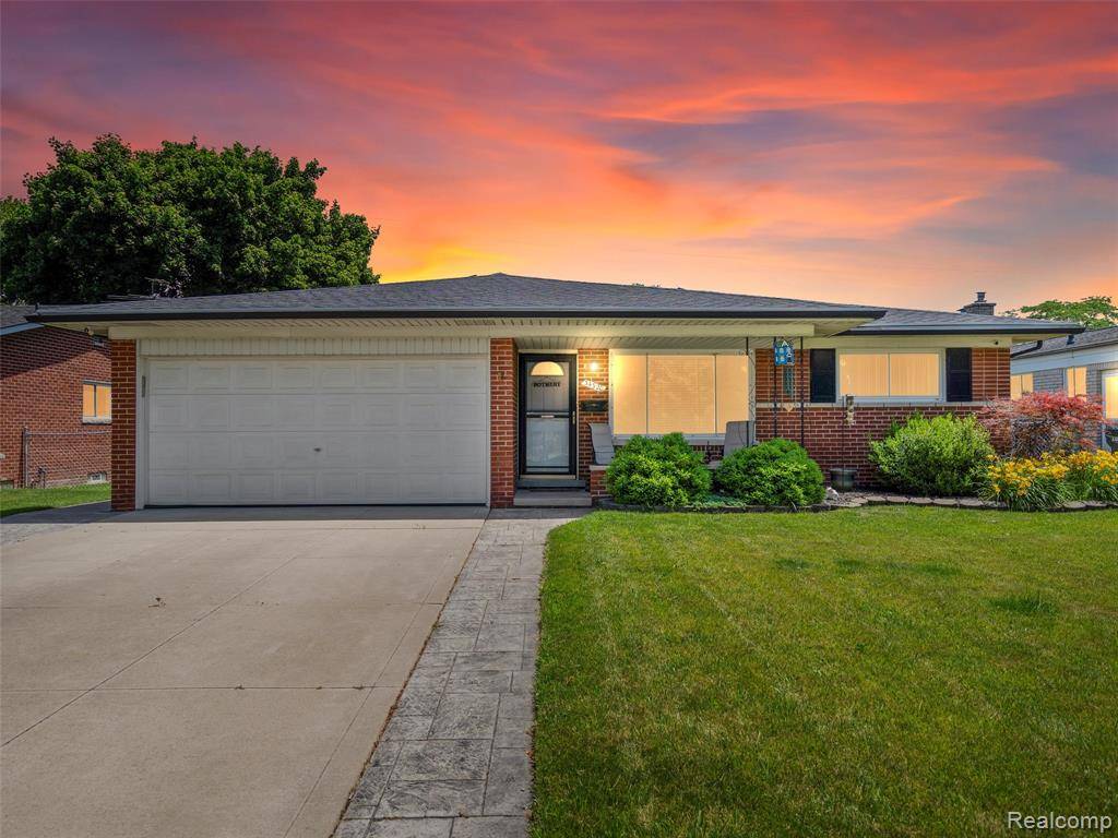 34320 Amsterdam Drive, Sterling Heights, MI 48312