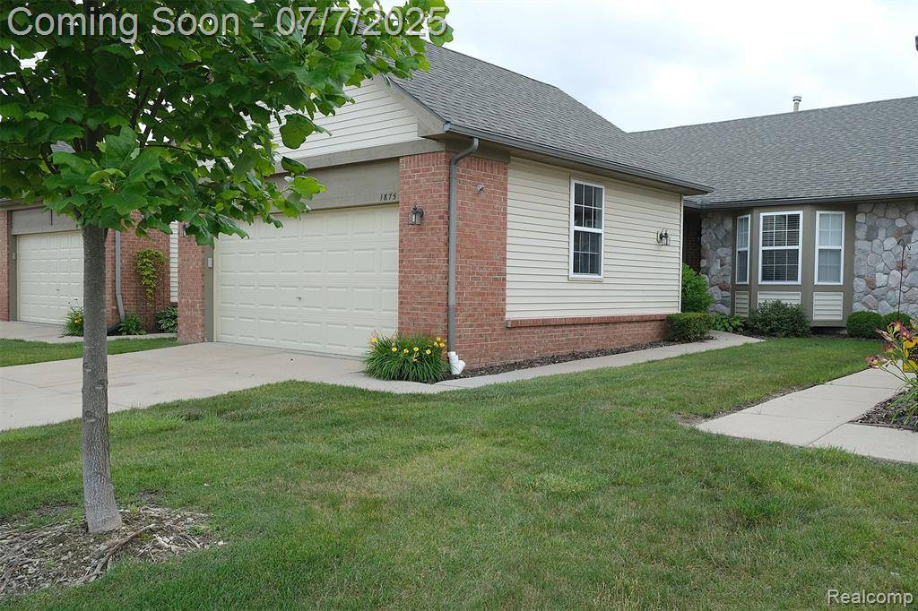 1875 N Kenwyck Drive, Ypsilanti, MI 48198