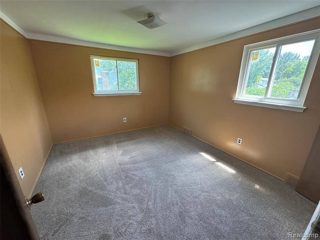 Southfield, MI 48034,28330 Lahser Rd Road