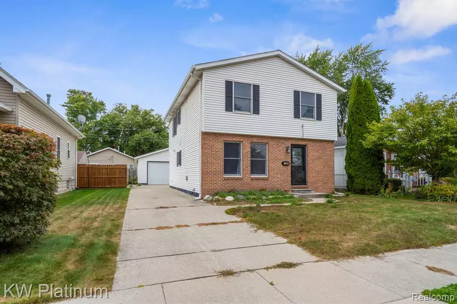 2703 16th Avenue, Port Huron, MI 48060