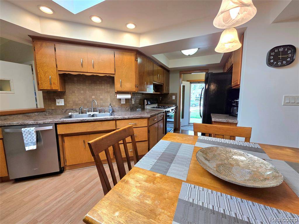 Warren, MI 48093,12137 Carol Avenue