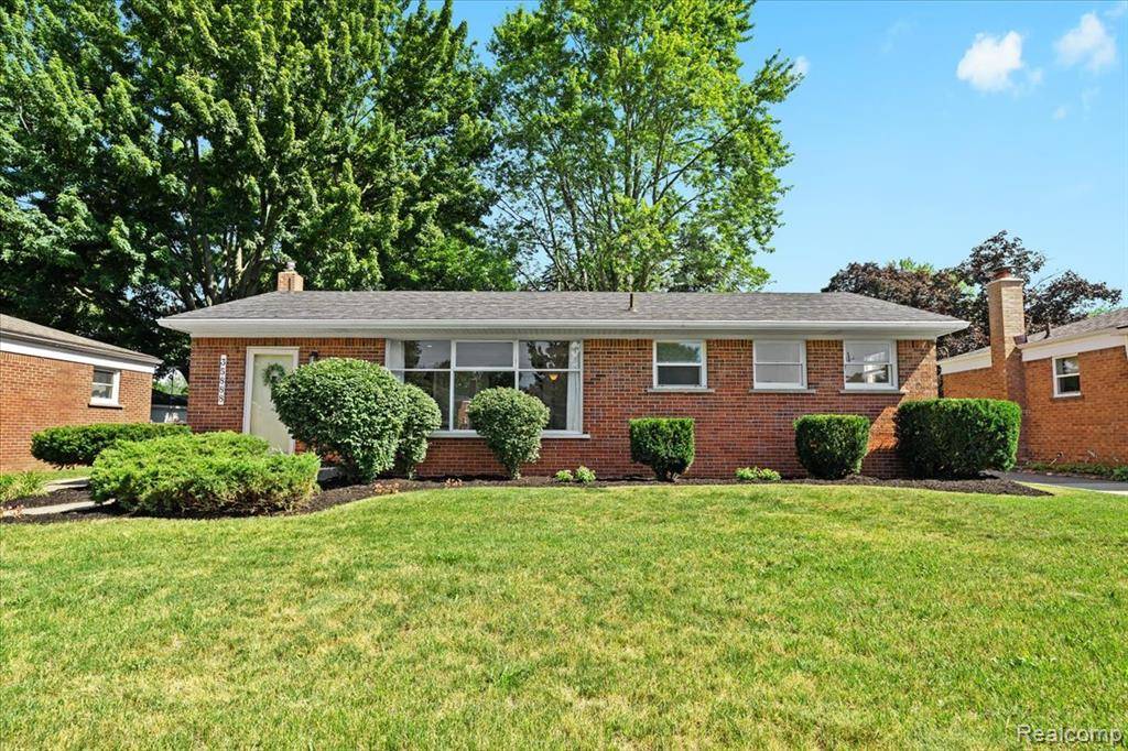 35888 Orangelawn Street, Livonia, MI 48150