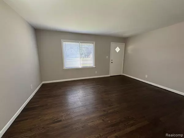 Hazel Park, MI 48030,837 E WOODWARD HEIGHTS Boulevard