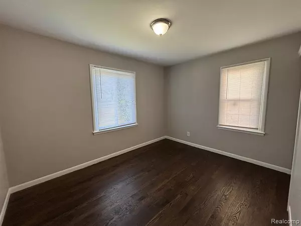 Hazel Park, MI 48030,837 E WOODWARD HEIGHTS Boulevard