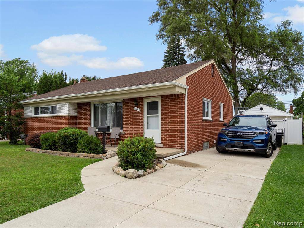 28960 Minton Street, Livonia, MI 48150