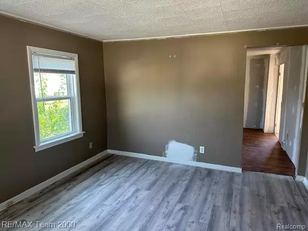 Southgate, MI 48195,13181 Peach Street