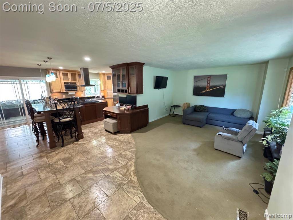 Haslett, MI 48840,5934 Montebello Avenue