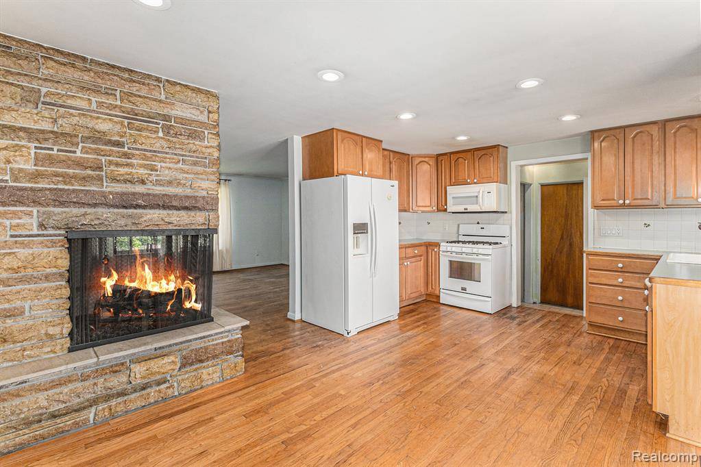 Waterford, MI 48329,5559 Pleasant Drive