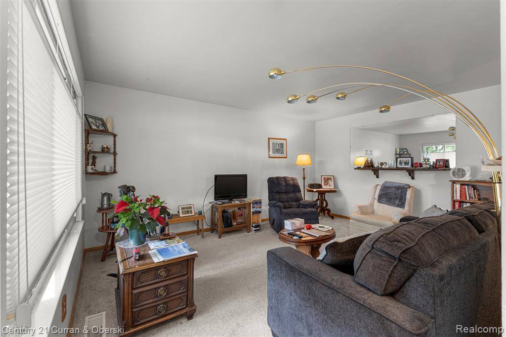 Dearborn Heights, MI 48125,25416 Yale S Street