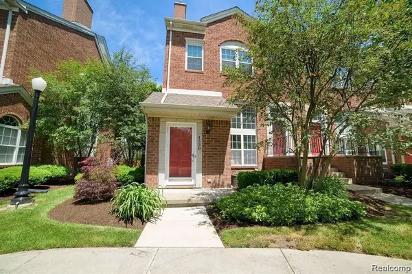 1530 MARYLAND CLUB Drive, Royal Oak, MI 48067