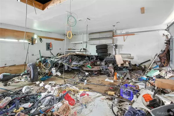 Westland, MI 48186,34728 Somerset Street