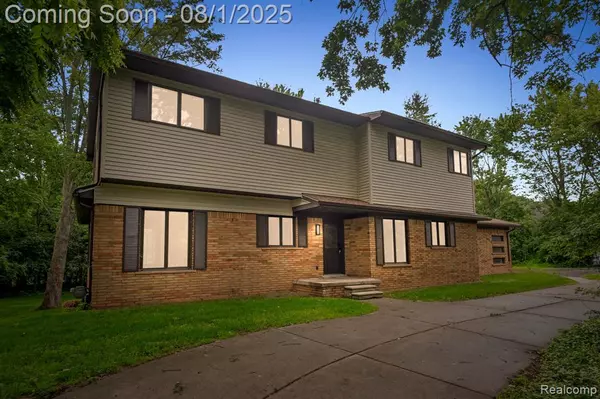4866 Walnut Lake Road, Bloomfield Hills, MI