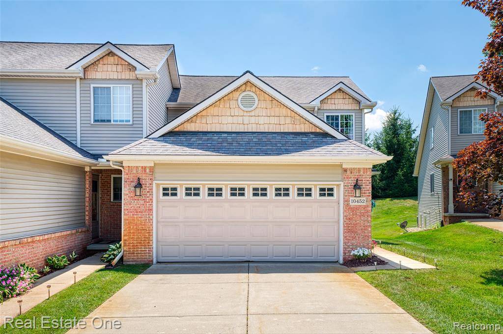 10452 Fawn Ridge Trail, Hartland, MI 48353