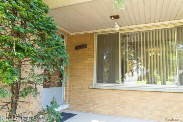 Southfield, MI 48075,25640 Grand Concourse Street