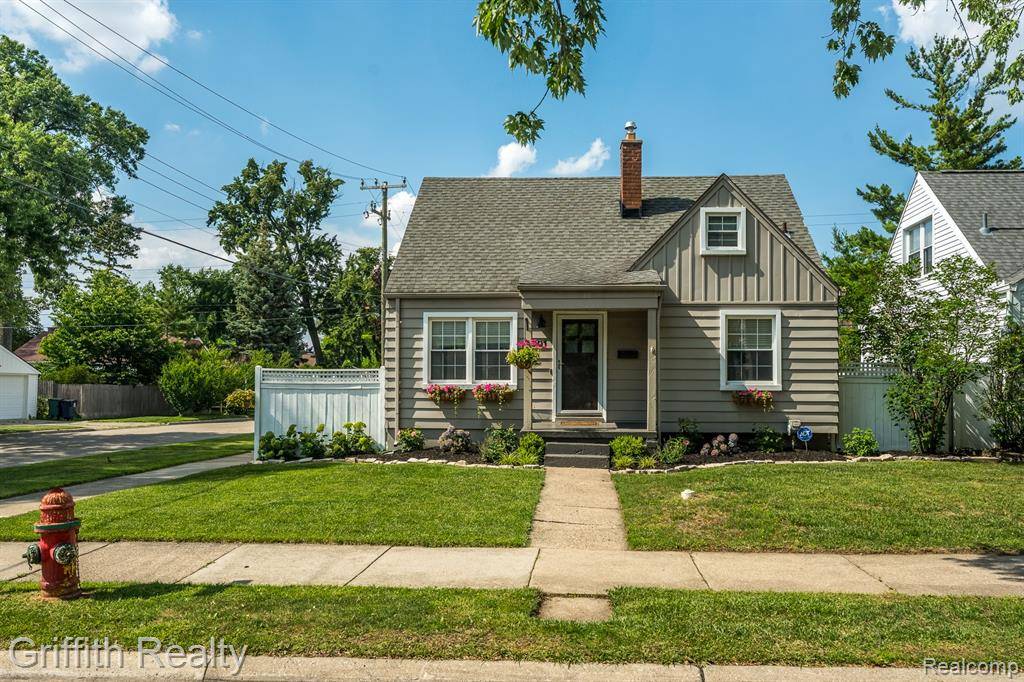 2001 Brockton Avenue, Royal Oak, MI 48067