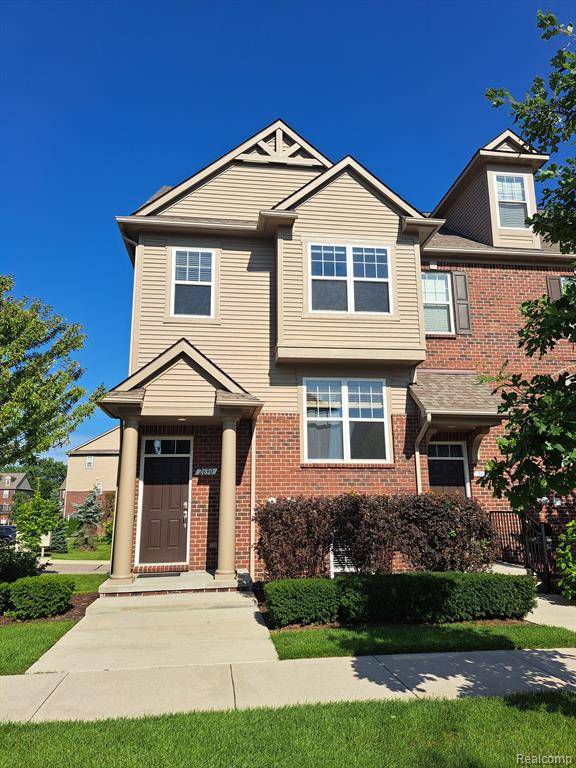 2690 HELMSDALE Circle, Rochester, MI 48307