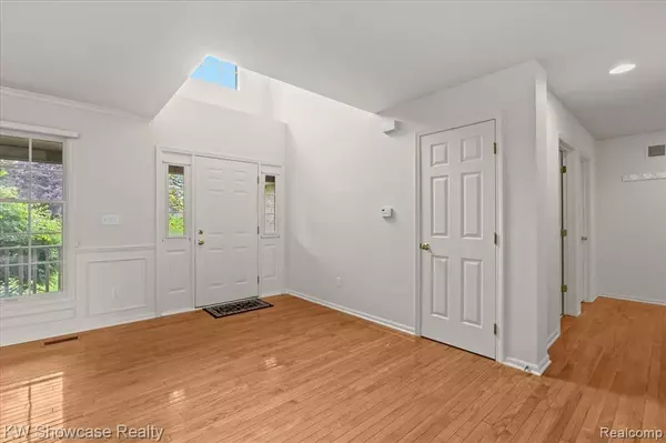 Ann Arbor, MI 48103,4870 LYTHAM Lane