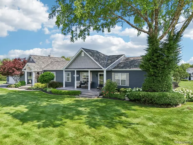 378 Fruitdale Lane, Pinckney, MI 48169
