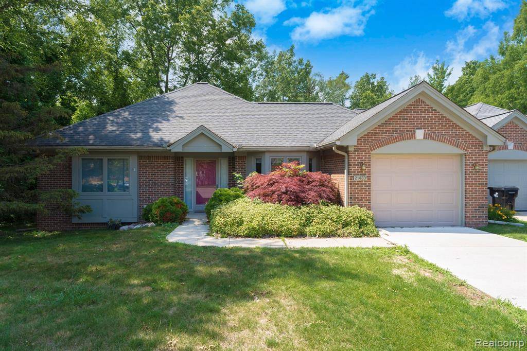 21433 Archwood Circle, Farmington Hills, MI 48336