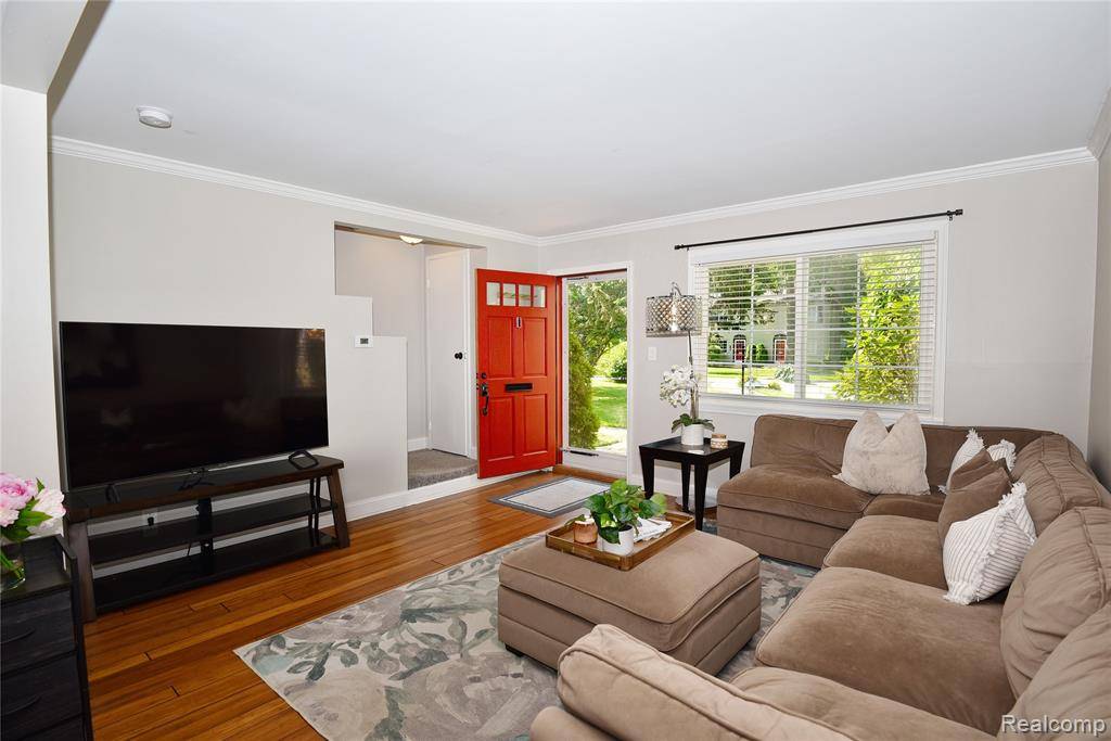 Birmingham, MI 48009,726 Graefield Court