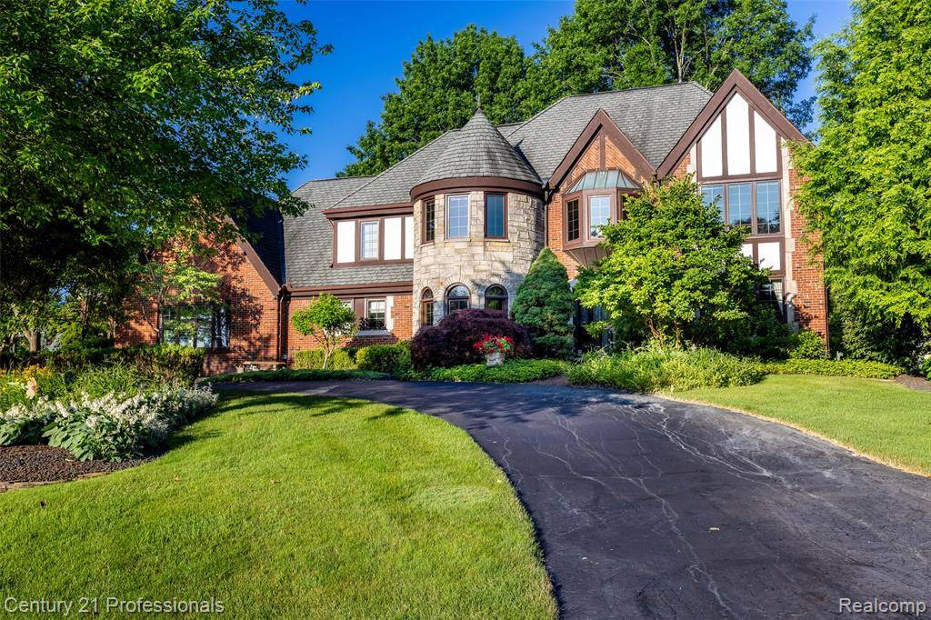1180 Knob Creek Drive, Rochester, MI 48306