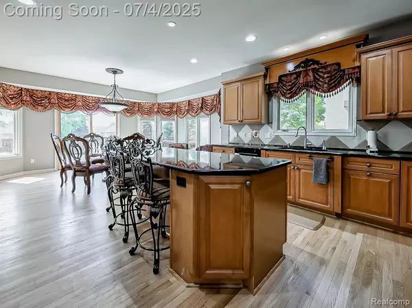 Rochester Hills, MI 48306,926 Majestic