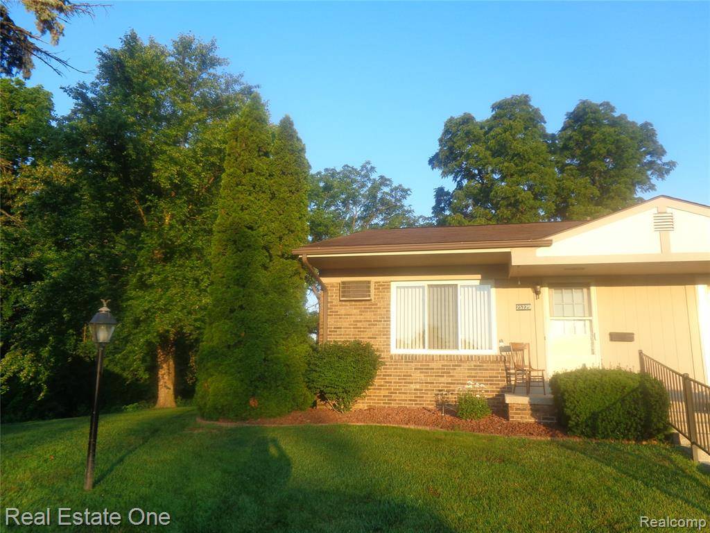 25229 Potomac, South Lyon, MI 48178