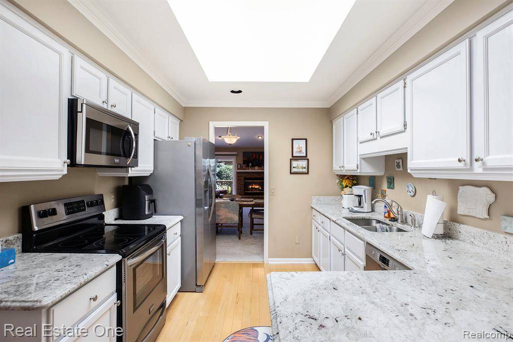 Rochester Hills, MI 48307,2210 London Bridge Drive