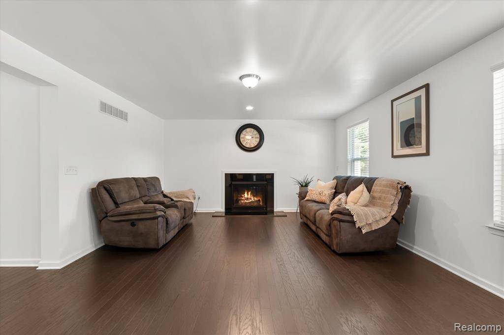 South Lyon, MI 48178,21422 Navarra Drive