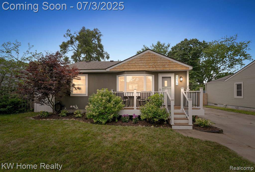 5575 Berkley Drive, Waterford, MI 48327