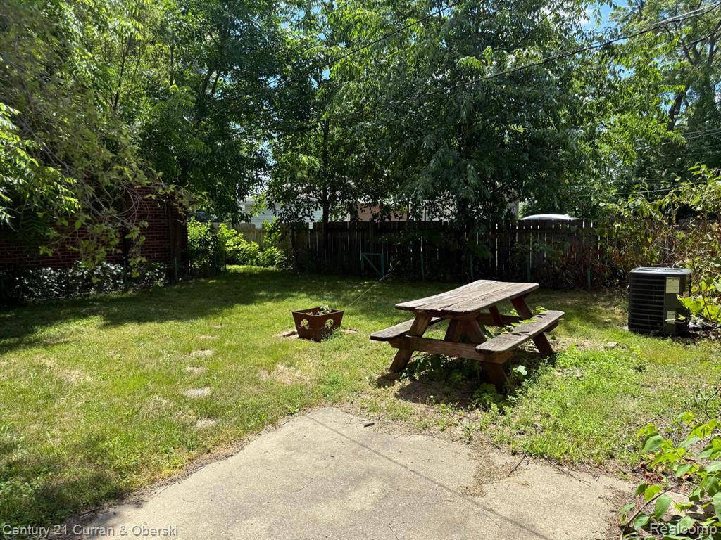 Redford, MI 48239,10056 Garfield