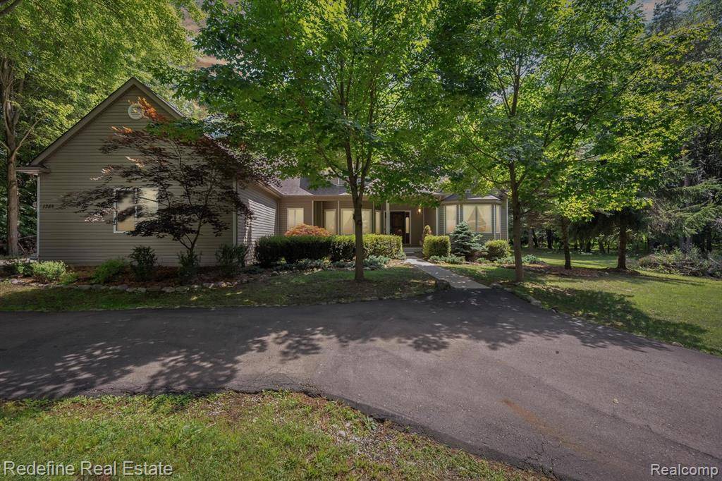 1388 Pine Grove Lane, Milford, MI 48381