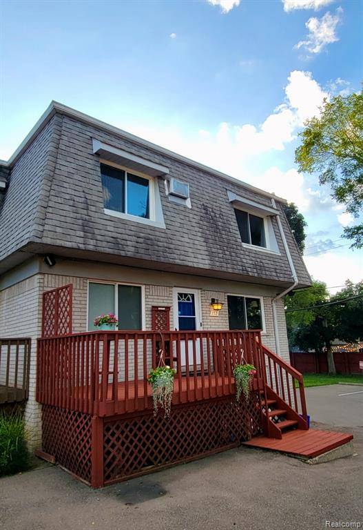 Walled Lake, MI 48390,152 Ladd Road