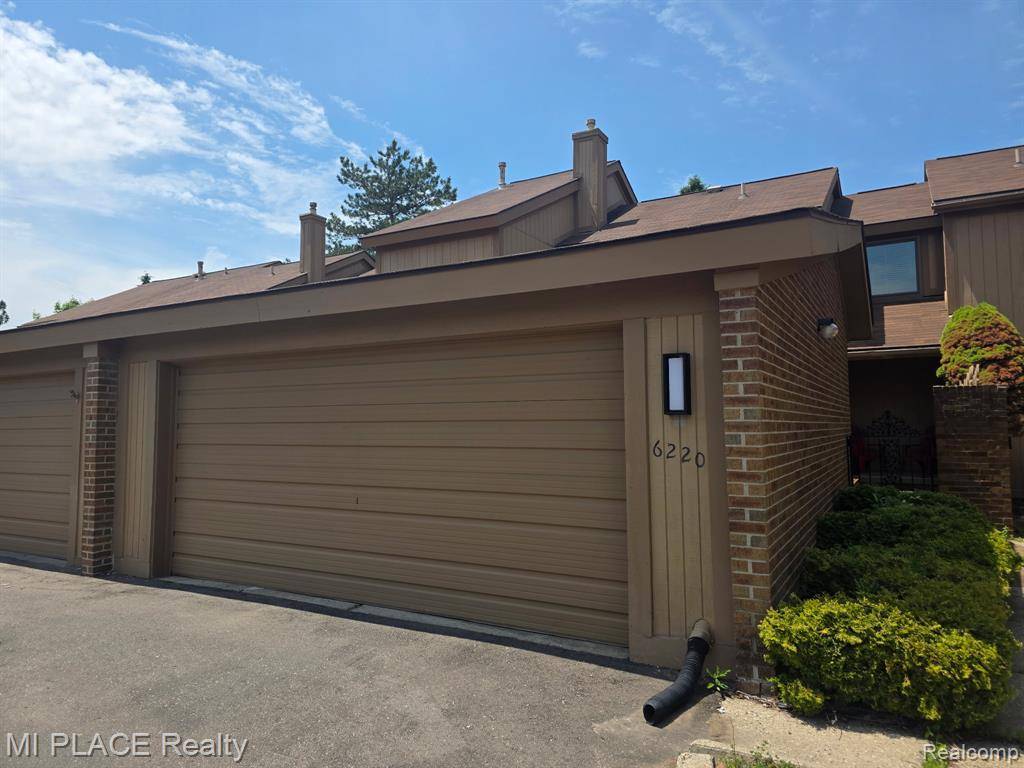 West Bloomfield, MI,6220 Andrea Lane