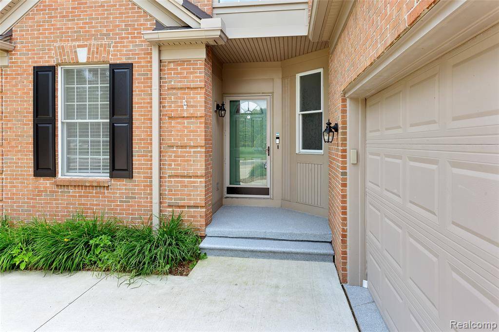 Rochester Hills, MI 48307,542 Wyngate Drive