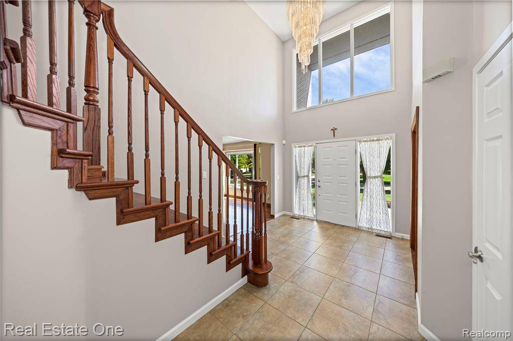 West Bloomfield, MI 48323,7240 Silverbeech Lane