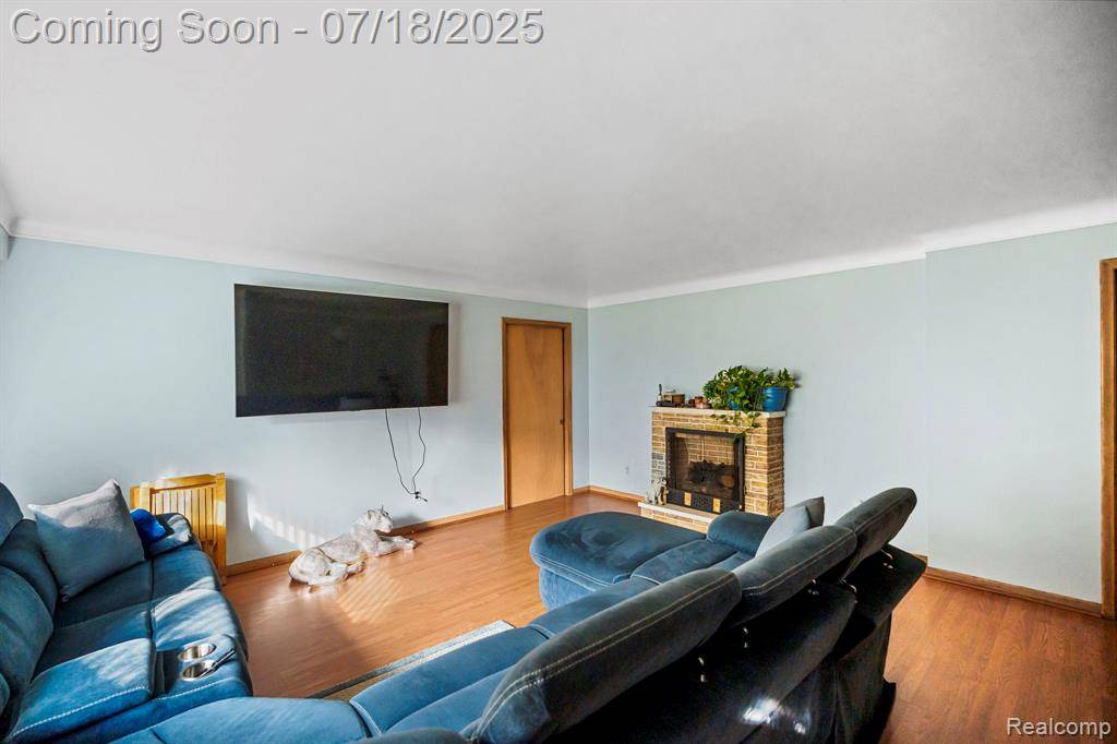 Southfield, MI 48075,18527 George Washington Drive