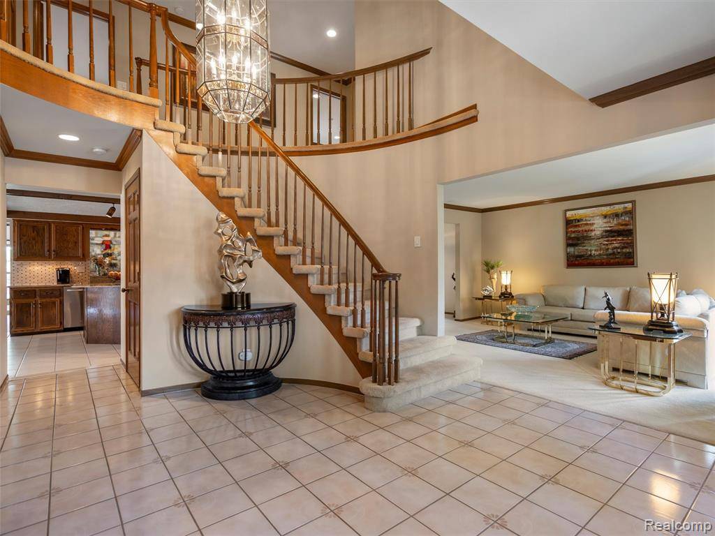 Rochester Hills, MI 48309,1732 Rapids Way