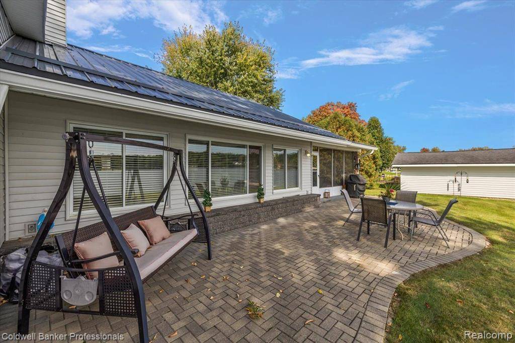 Columbiaville, MI 48421,426 PENINSULA Drive