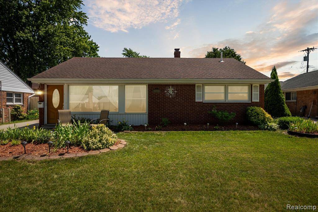 18735 Valade Street, Riverview, MI 48193
